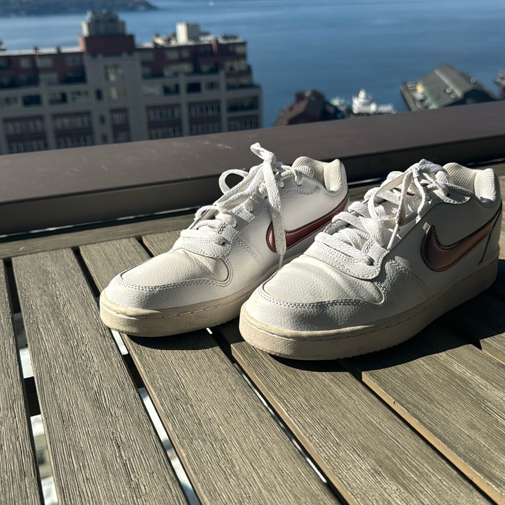 Nike tennis shoes